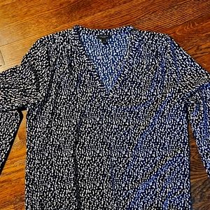 Ann Taylor Factory Pleated Vneck blouse size medium
